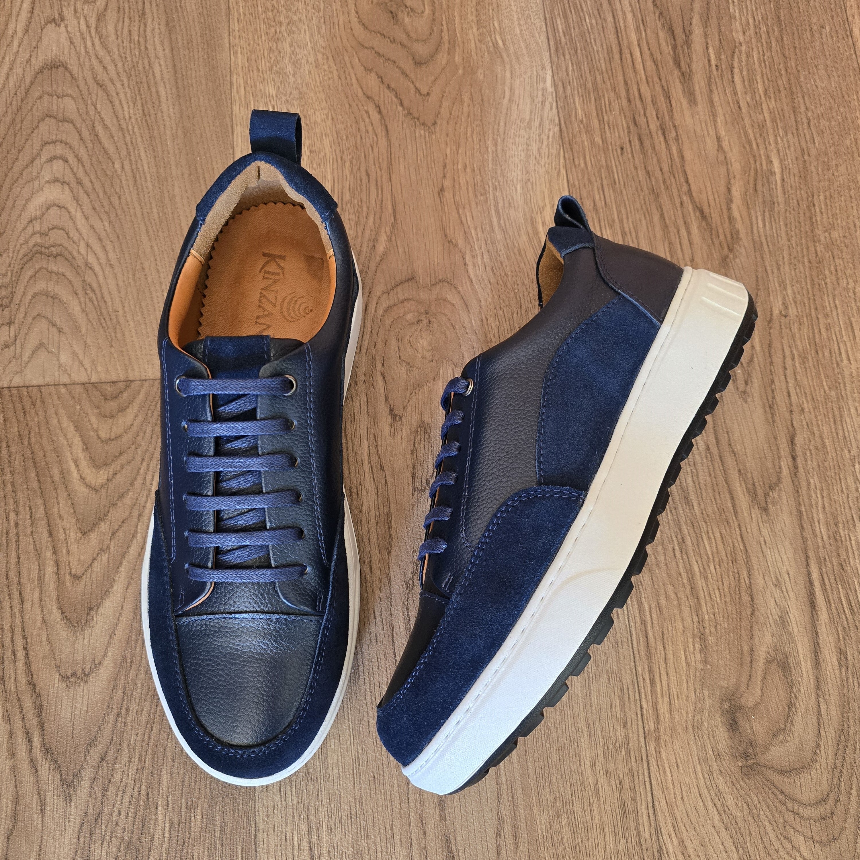 Sneaker en cuir premium - 018
