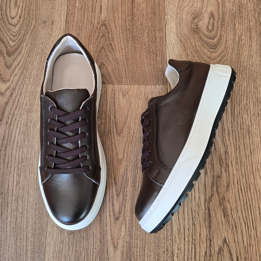 Sneaker en cuir premium - 019