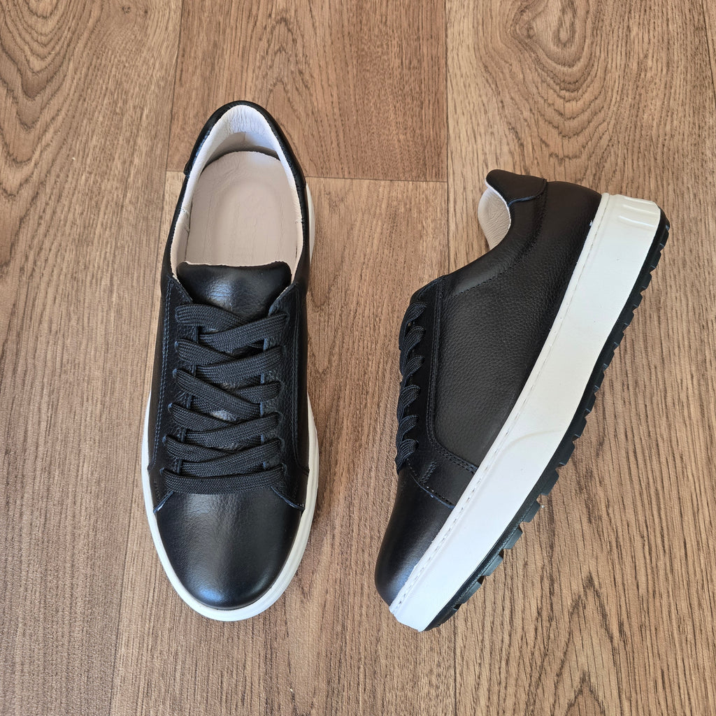 Sneaker en cuir premium - 019