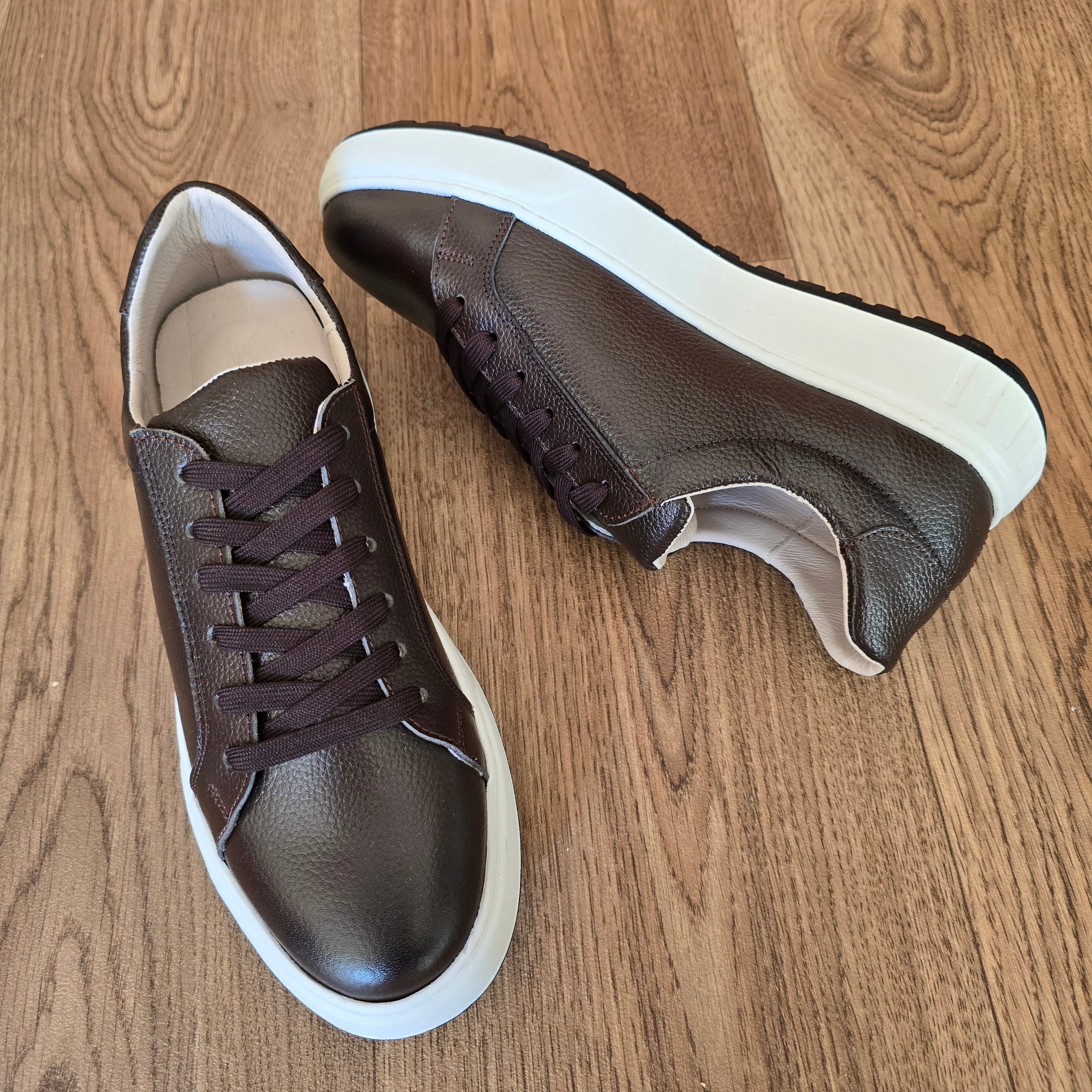 Sneaker en cuir premium - 019