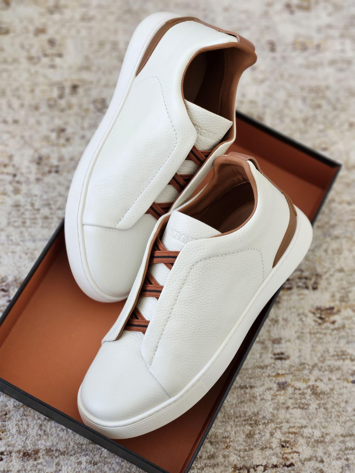 Sneaker en cuir premium - 017