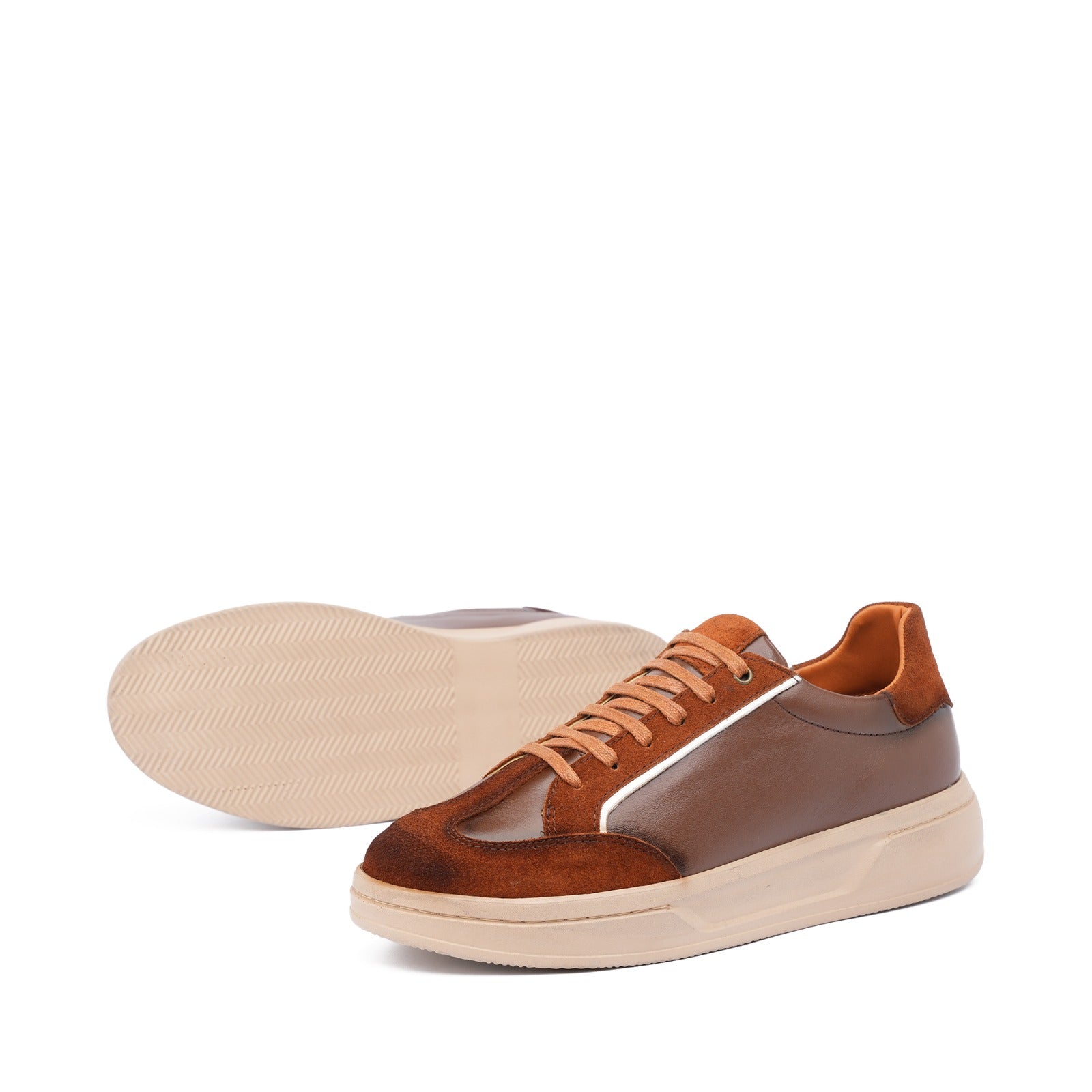 Sneaker en cuir premium - 002