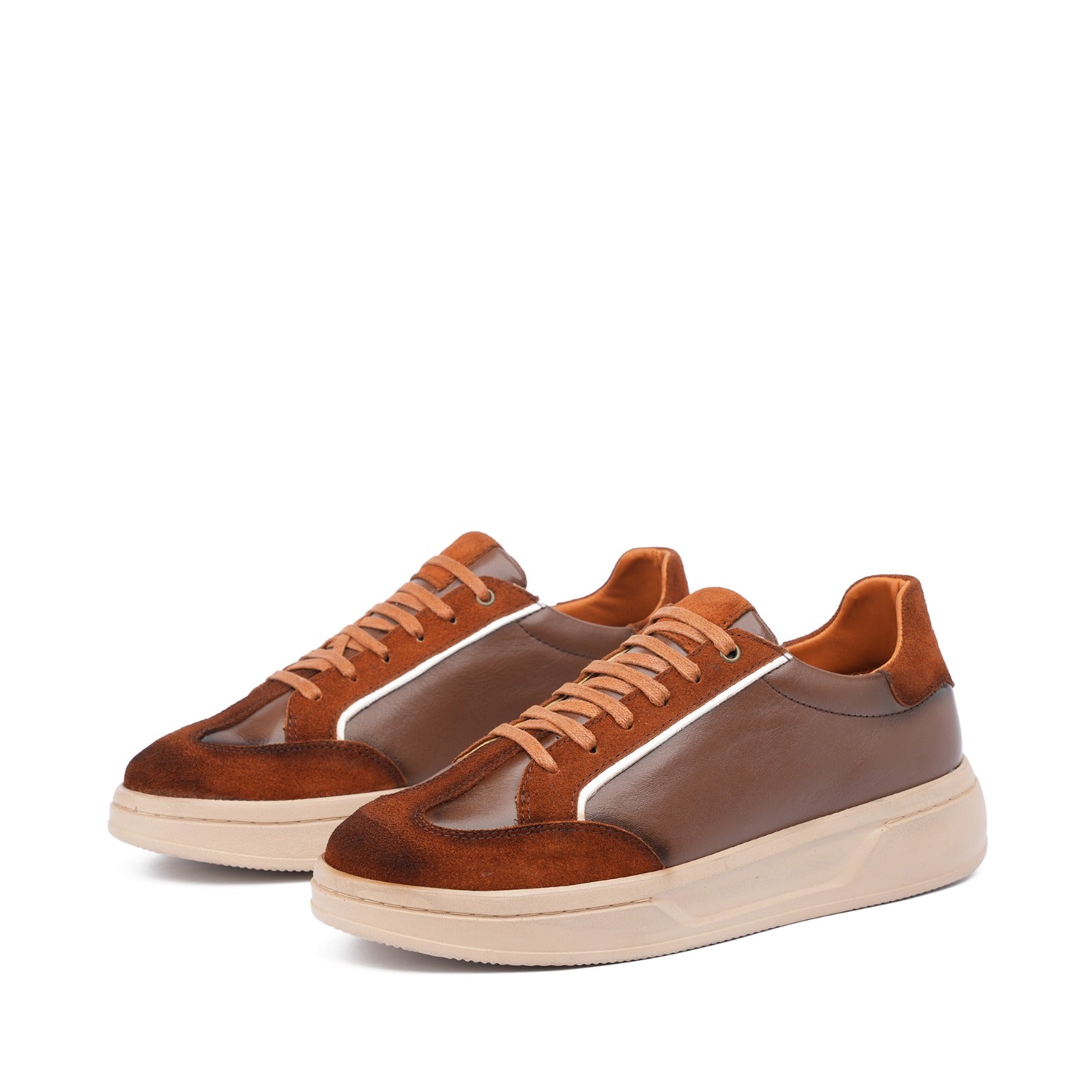 Sneaker en cuir premium - 002